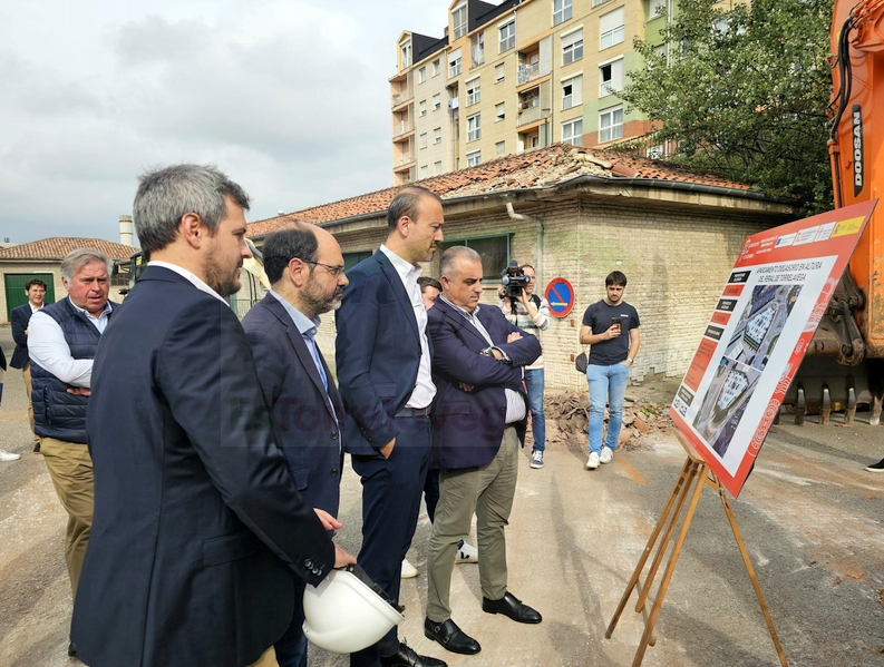 Comienzan las obras del aparcamiento en altura del exterior del Mercado Nacional, que estará en funcionamiento a finales de 2025