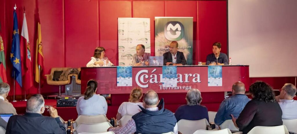 (C) Fotos: Enrique Gutiérrez Aragón  - López Estrada participa en las I Jornadas de Periodismo Local