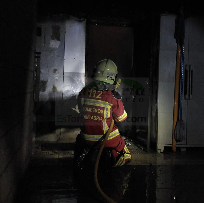 Un incendio calcina una vivienda en Gibaja