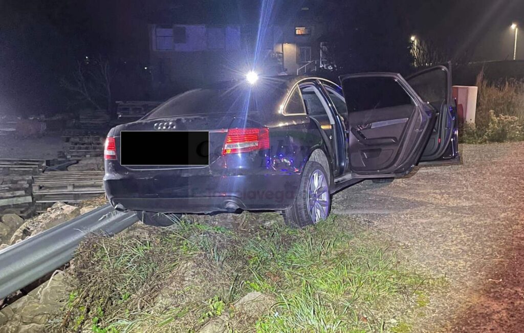 Sin carnet y a toda velocidad, la Policía busca al conductor